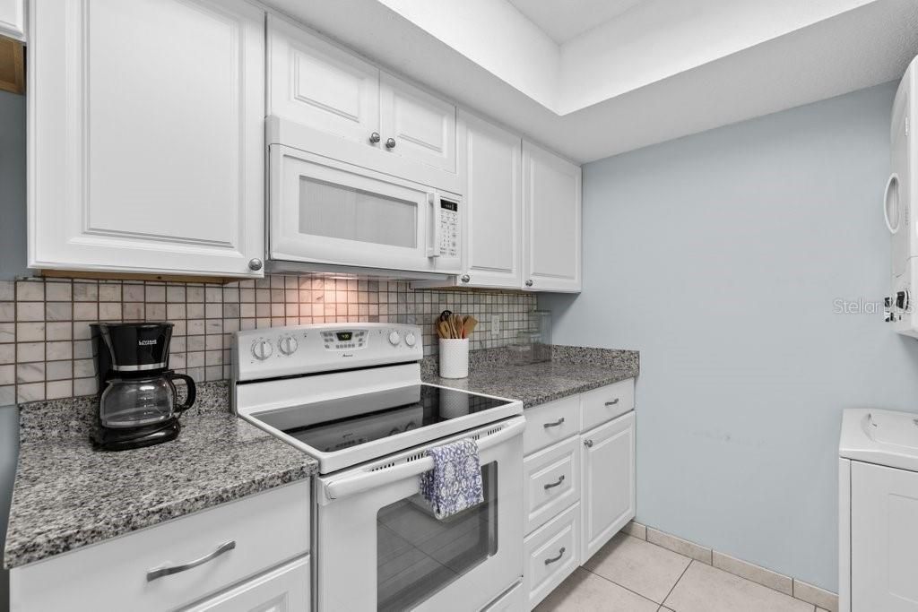 待售: $399,000 (2 贝兹, 2 浴室, 1004 平方英尺)