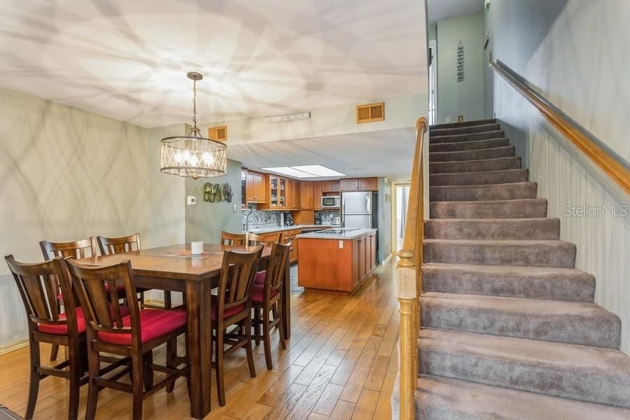 На продажу: $489,000 (3 спален, 3 ванн, 1749 Квадратных фут)