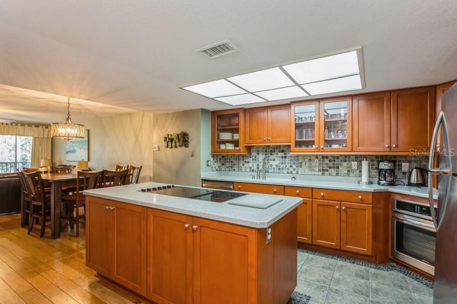 На продажу: $489,000 (3 спален, 3 ванн, 1749 Квадратных фут)