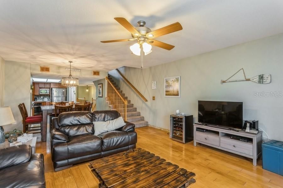 На продажу: $489,000 (3 спален, 3 ванн, 1749 Квадратных фут)