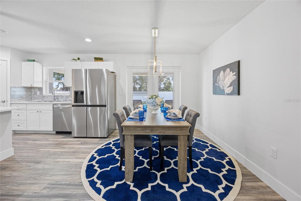 На продажу: $288,000 (3 спален, 2 ванн, 1612 Квадратных фут)