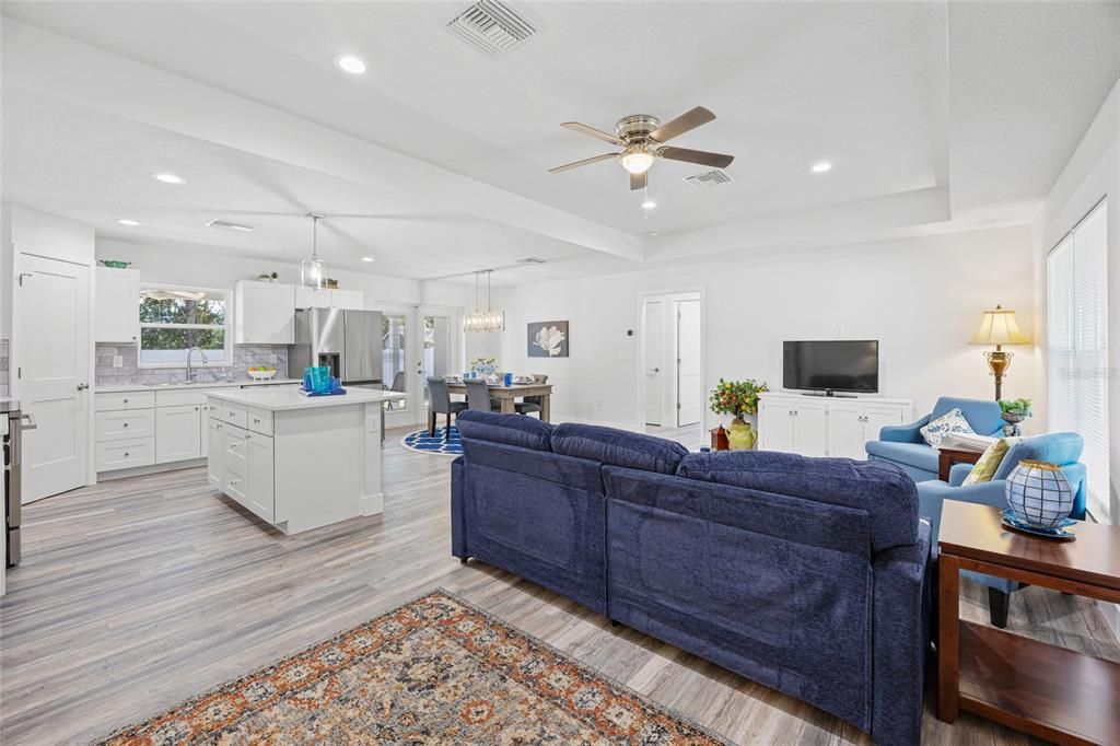 На продажу: $288,000 (3 спален, 2 ванн, 1612 Квадратных фут)