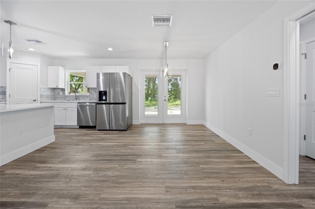 На продажу: $288,000 (3 спален, 2 ванн, 1612 Квадратных фут)