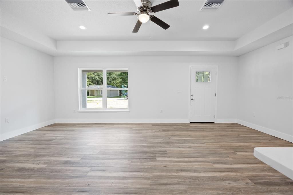 На продажу: $288,000 (3 спален, 2 ванн, 1612 Квадратных фут)