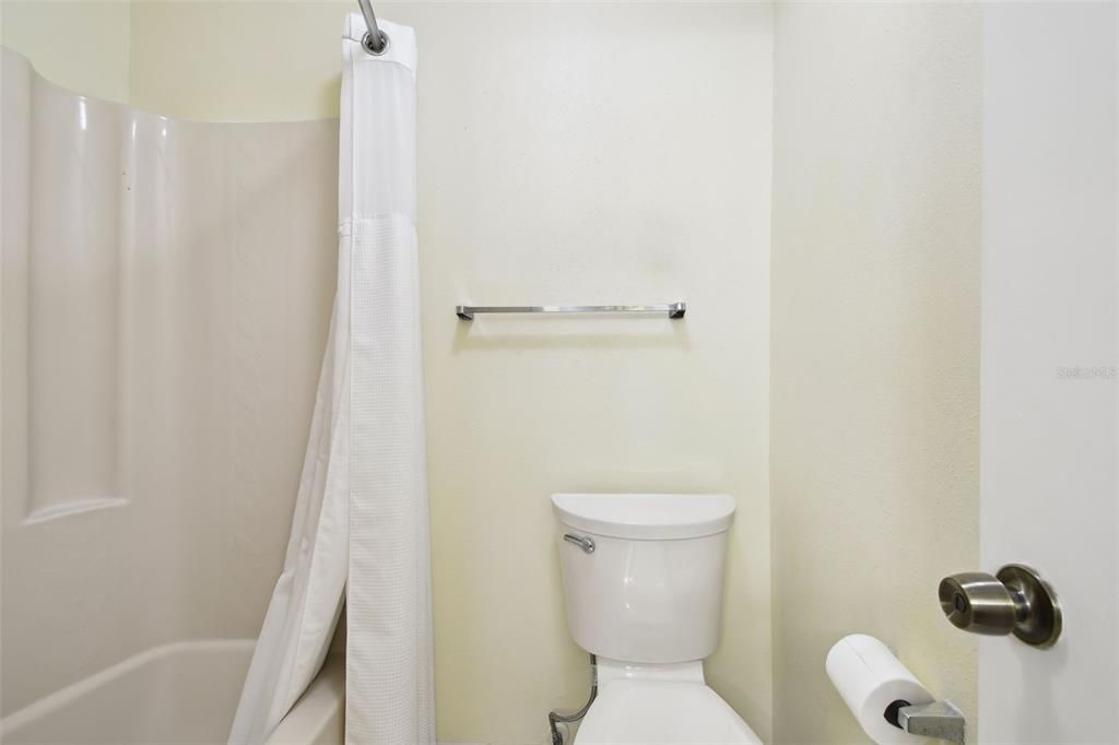 待售: $153,000 (2 贝兹, 2 浴室, 968 平方英尺)