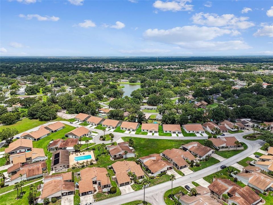 待售: $153,000 (2 贝兹, 2 浴室, 968 平方英尺)