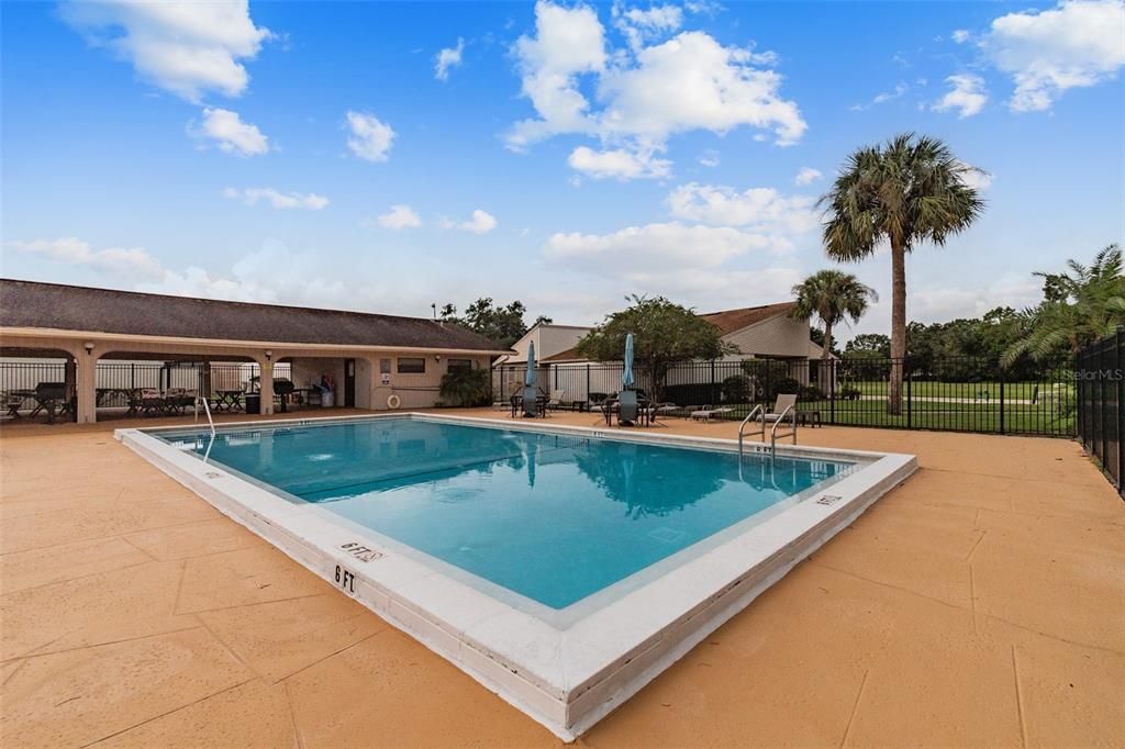 待售: $153,000 (2 贝兹, 2 浴室, 968 平方英尺)