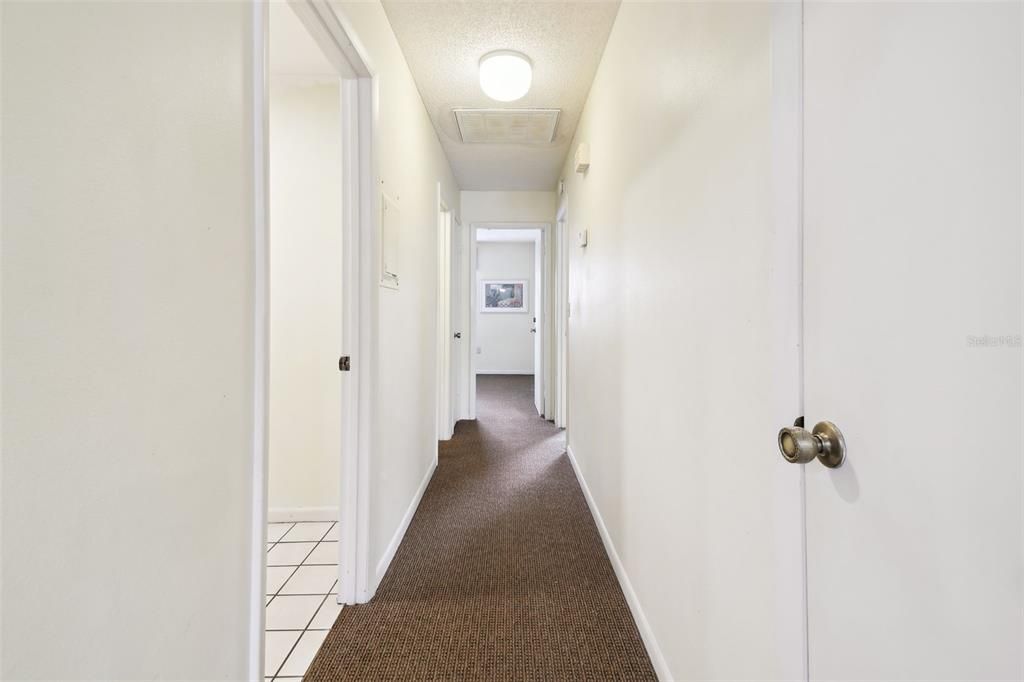 待售: $153,000 (2 贝兹, 2 浴室, 968 平方英尺)