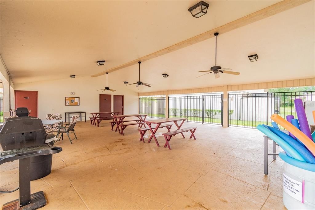 待售: $153,000 (2 贝兹, 2 浴室, 968 平方英尺)