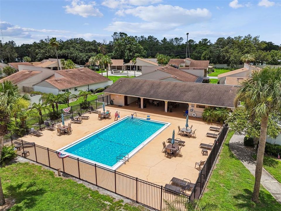 待售: $153,000 (2 贝兹, 2 浴室, 968 平方英尺)