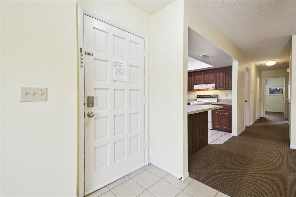 待售: $153,000 (2 贝兹, 2 浴室, 968 平方英尺)