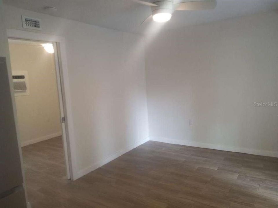 For Rent: $1,000 (1 beds, 1 baths, 360 Square Feet)