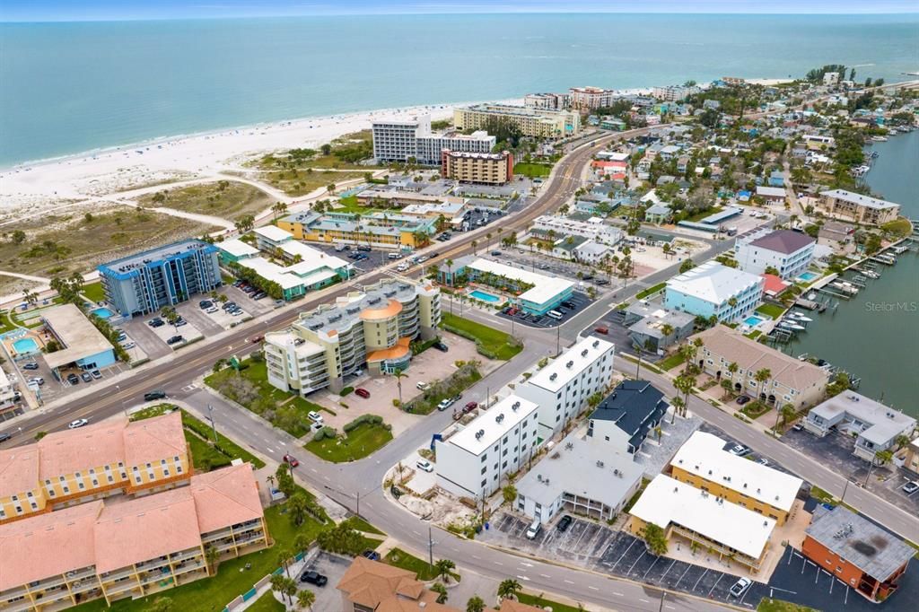 Active With Contract: $1,690,000 (5 beds, 4 baths, 2634 Square Feet)