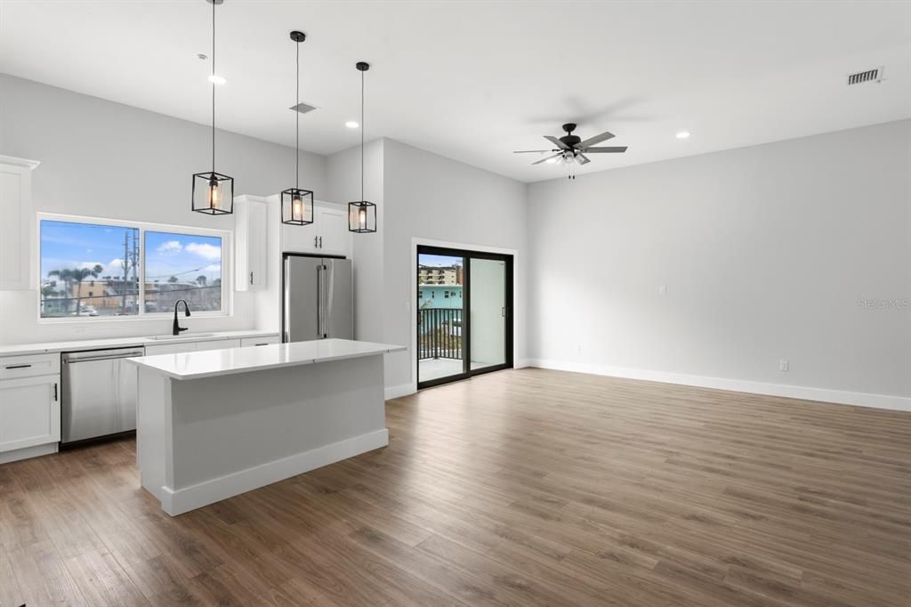 Active With Contract: $1,690,000 (5 beds, 4 baths, 2634 Square Feet)