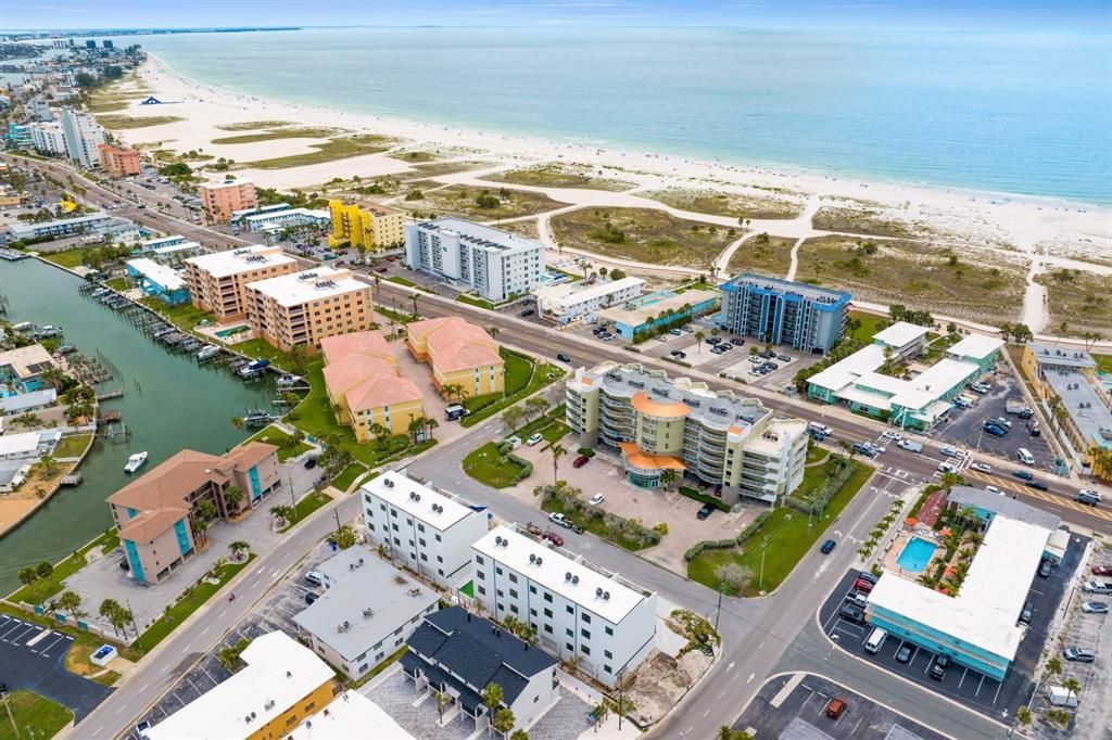 Active With Contract: $1,690,000 (5 beds, 4 baths, 2634 Square Feet)