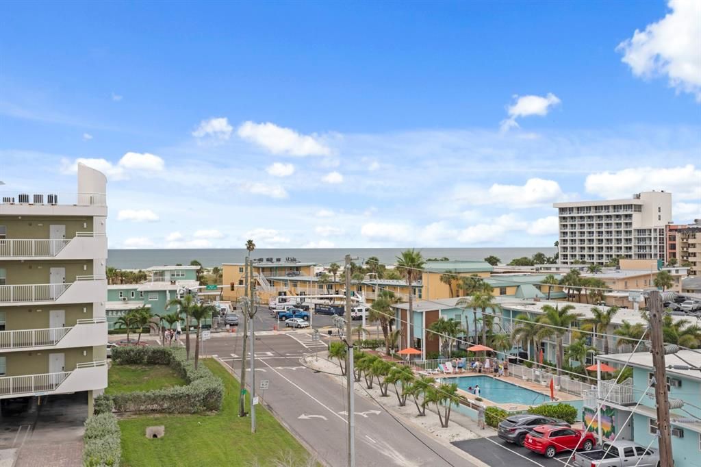 Active With Contract: $1,690,000 (5 beds, 4 baths, 2634 Square Feet)