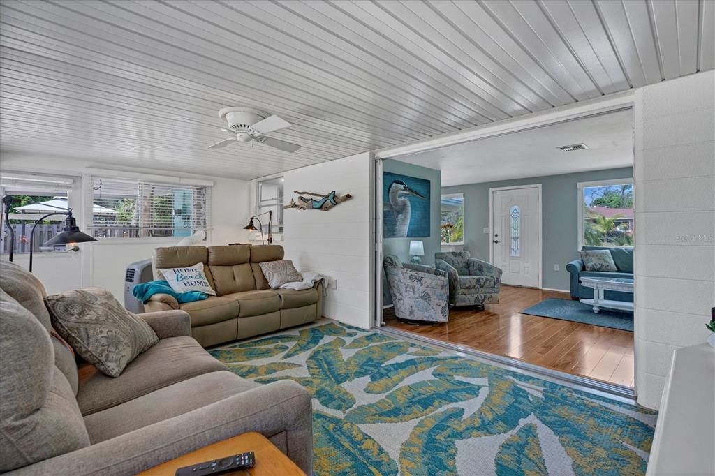 En Venta: $279,900 (2 camas, 1 baños, 885 Pies cuadrados)