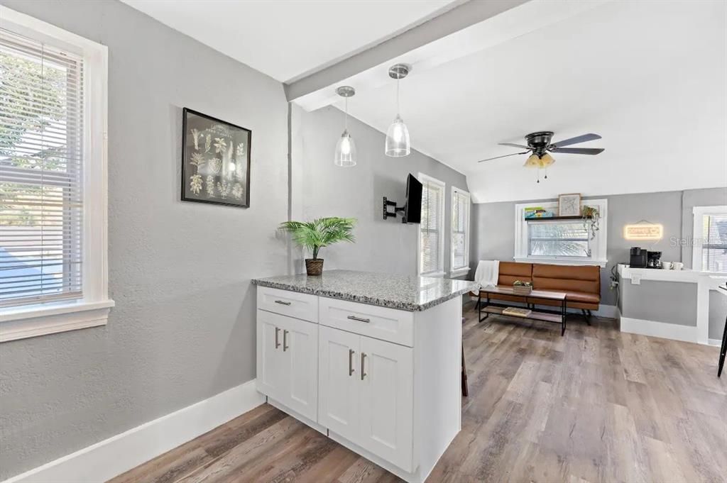 待售: $910,000 (5 贝兹, 0 浴室, 2146 平方英尺)