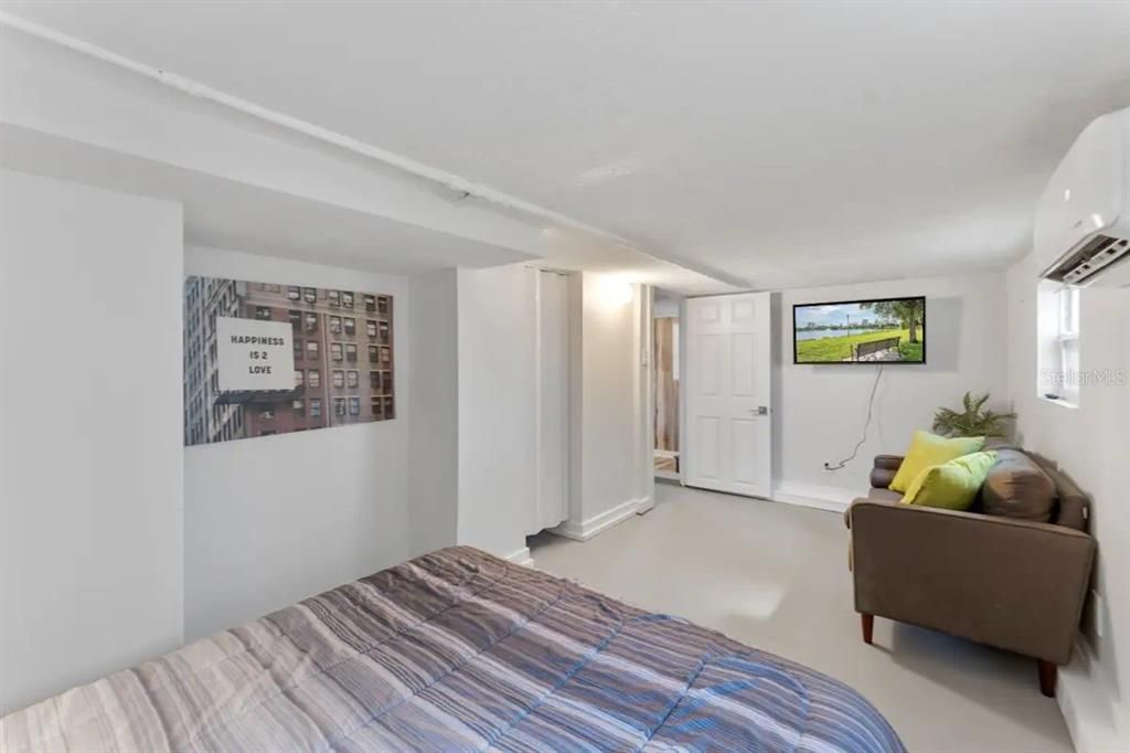 待售: $910,000 (5 贝兹, 0 浴室, 2146 平方英尺)