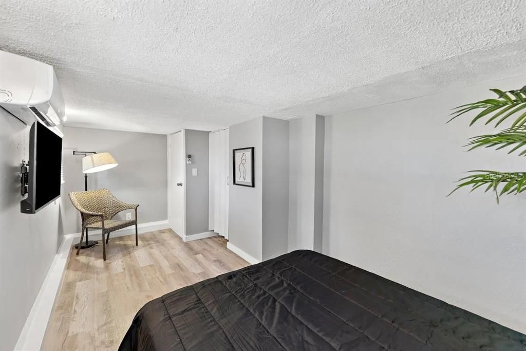 待售: $910,000 (5 贝兹, 0 浴室, 2146 平方英尺)