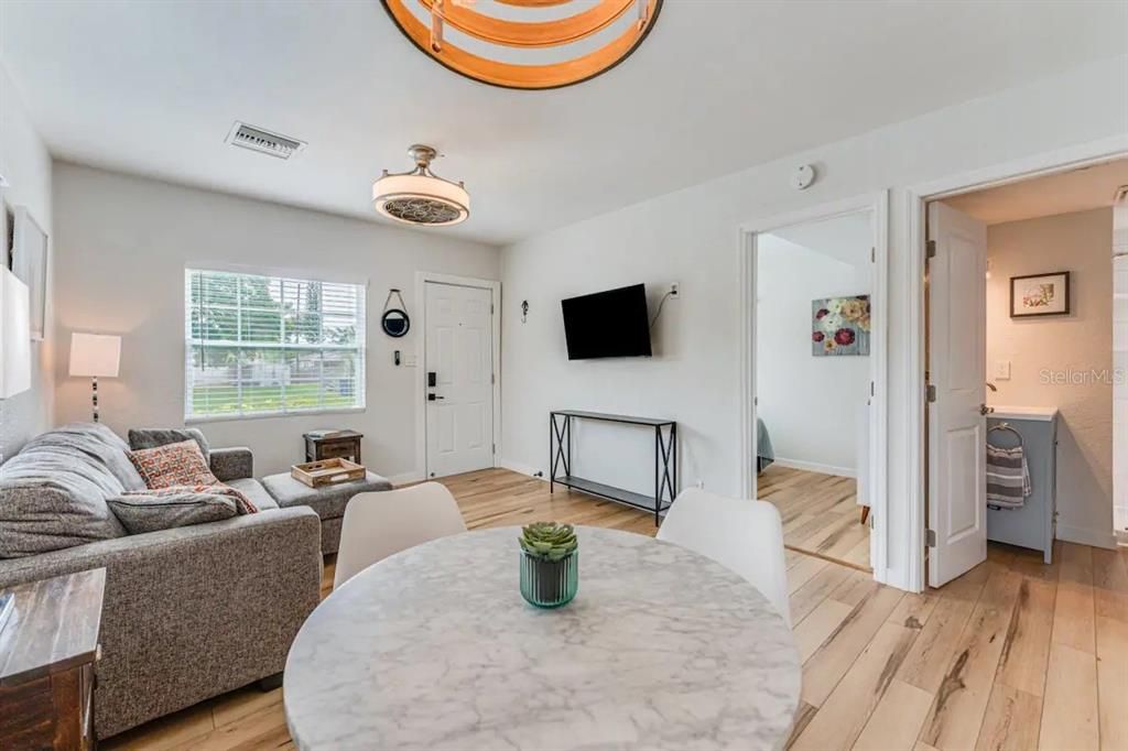 待售: $910,000 (5 贝兹, 0 浴室, 2146 平方英尺)