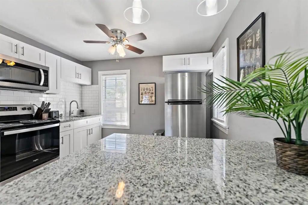 待售: $910,000 (5 贝兹, 0 浴室, 2146 平方英尺)