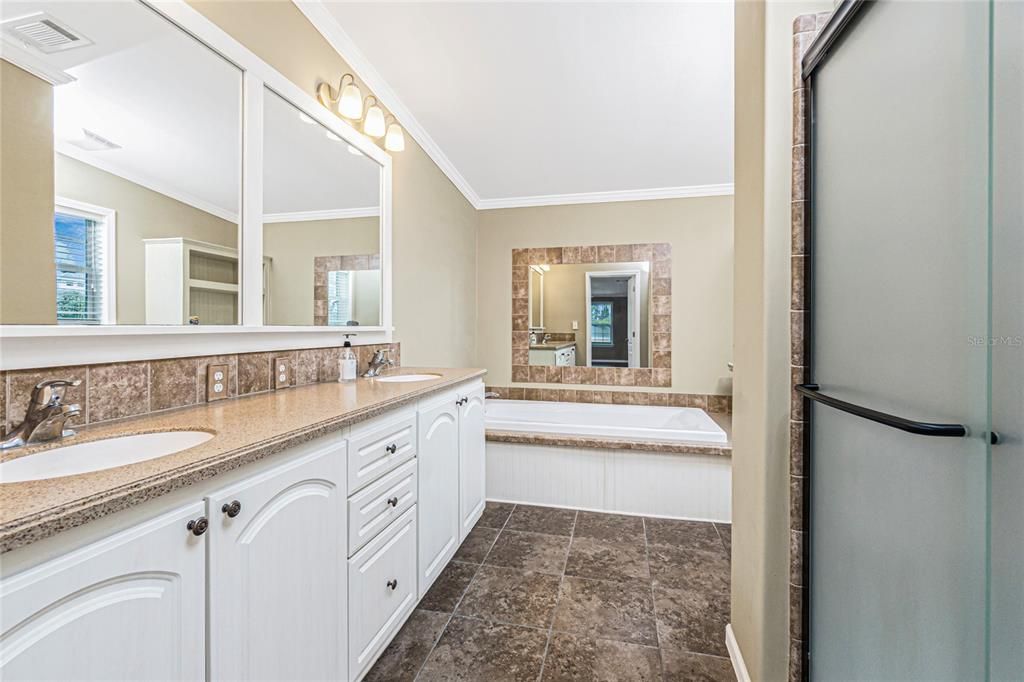 待售: $1,175,000 (4 贝兹, 3 浴室, 2636 平方英尺)