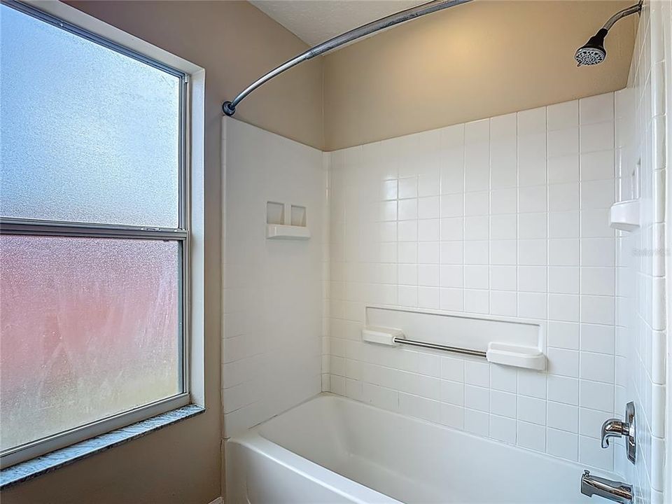 For Sale: $410,000 (5 beds, 3 baths, 2106 Square Feet)