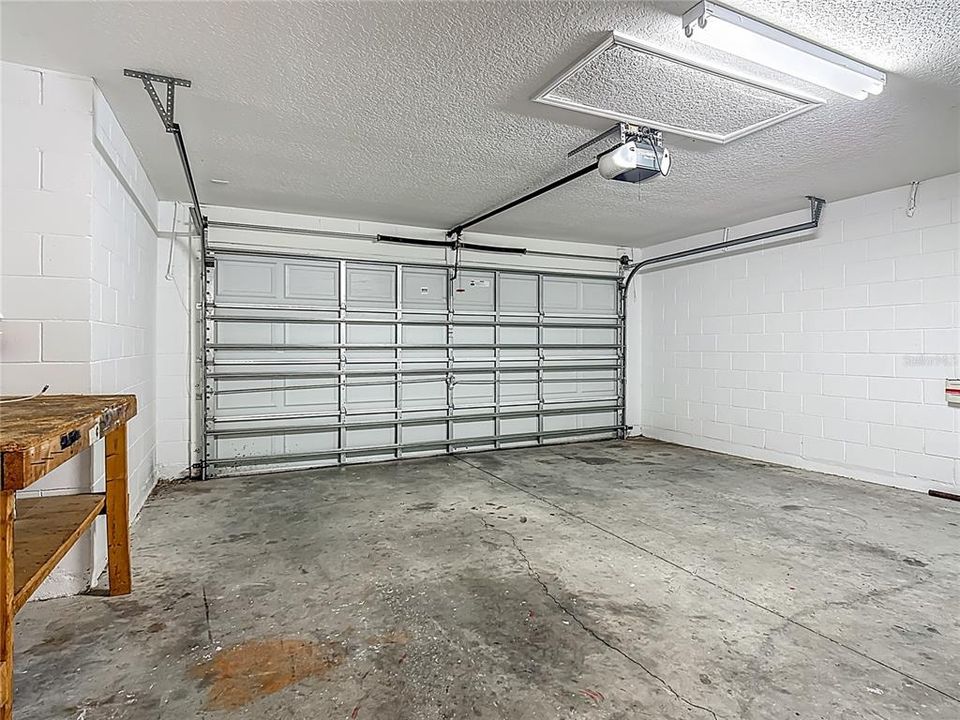 For Sale: $410,000 (5 beds, 3 baths, 2106 Square Feet)