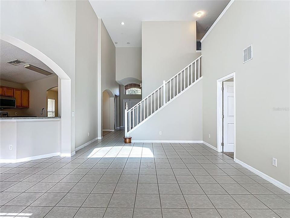 For Sale: $410,000 (5 beds, 3 baths, 2106 Square Feet)