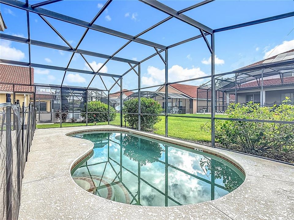 For Sale: $410,000 (5 beds, 3 baths, 2106 Square Feet)