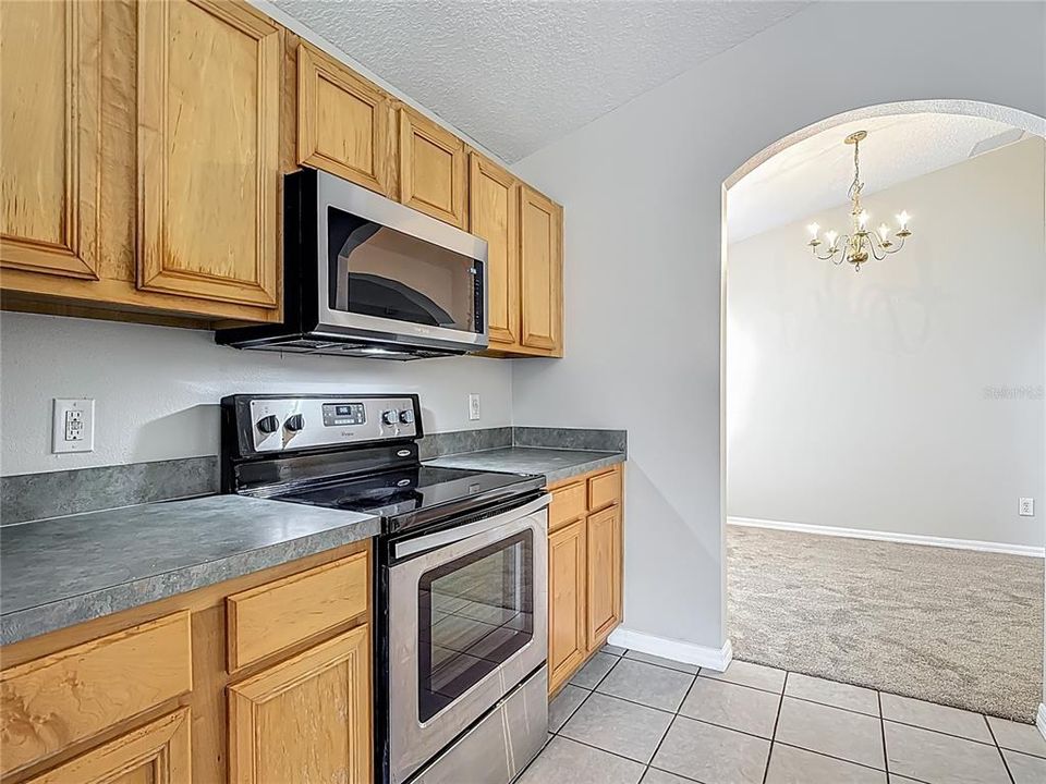 For Sale: $410,000 (5 beds, 3 baths, 2106 Square Feet)