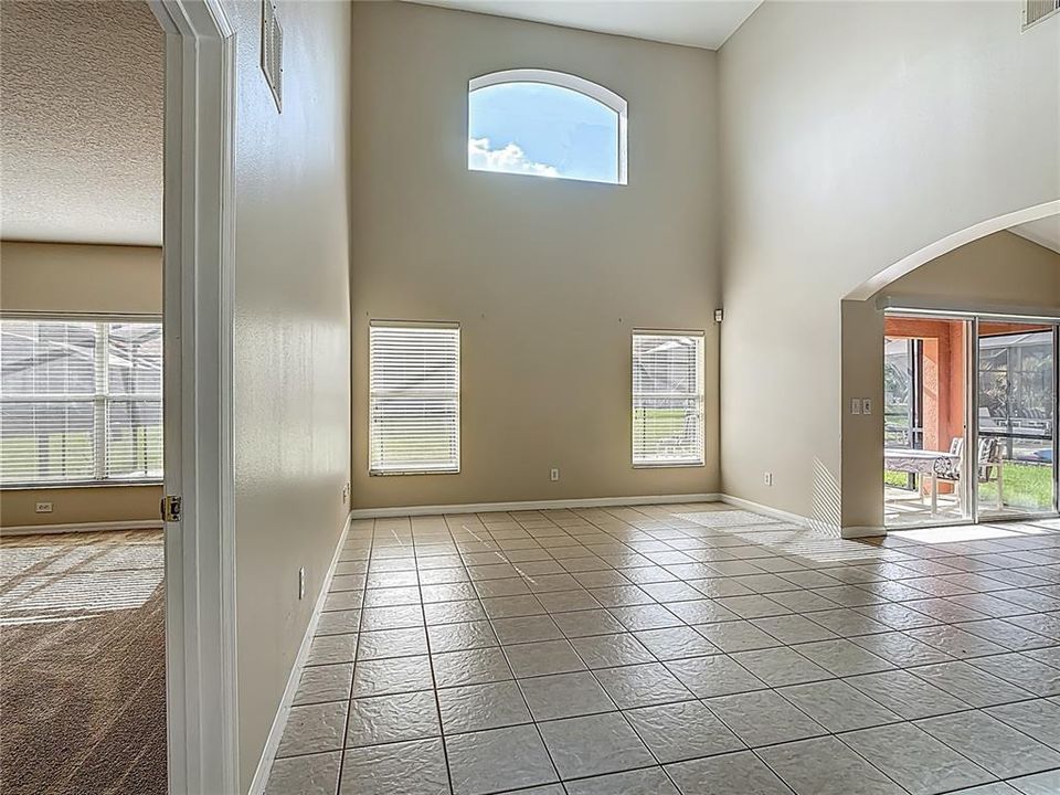 For Sale: $410,000 (5 beds, 3 baths, 2106 Square Feet)