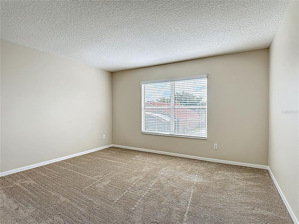 For Sale: $410,000 (5 beds, 3 baths, 2106 Square Feet)