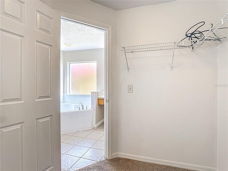 For Sale: $410,000 (5 beds, 3 baths, 2106 Square Feet)