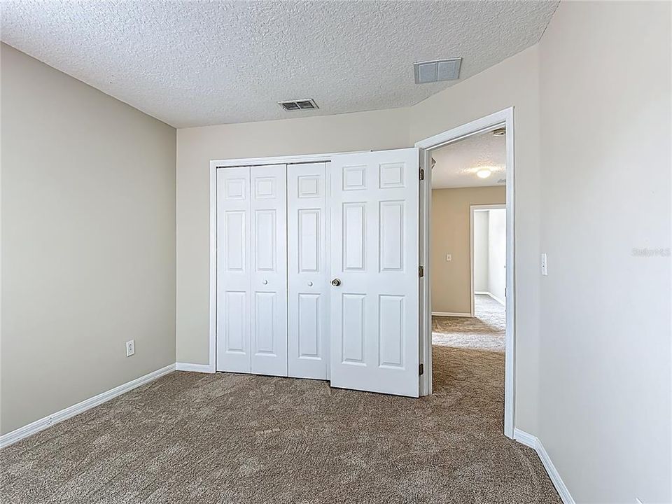 For Sale: $410,000 (5 beds, 3 baths, 2106 Square Feet)