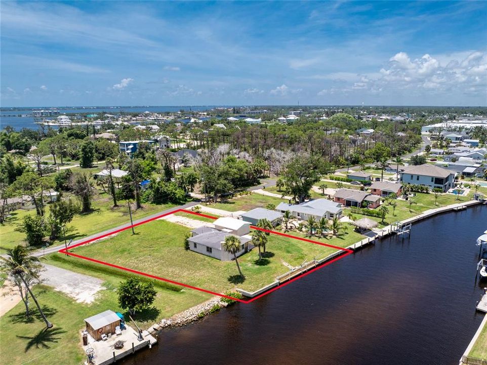 En Venta: $479,000 (0.33 acres)