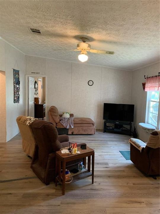 На продажу: $269,900 (4 спален, 2 ванн, 2280 Квадратных фут)