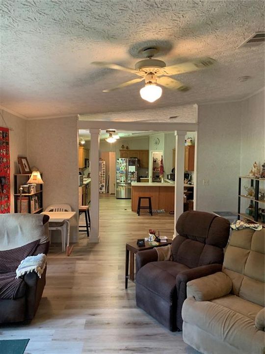 На продажу: $269,900 (4 спален, 2 ванн, 2280 Квадратных фут)