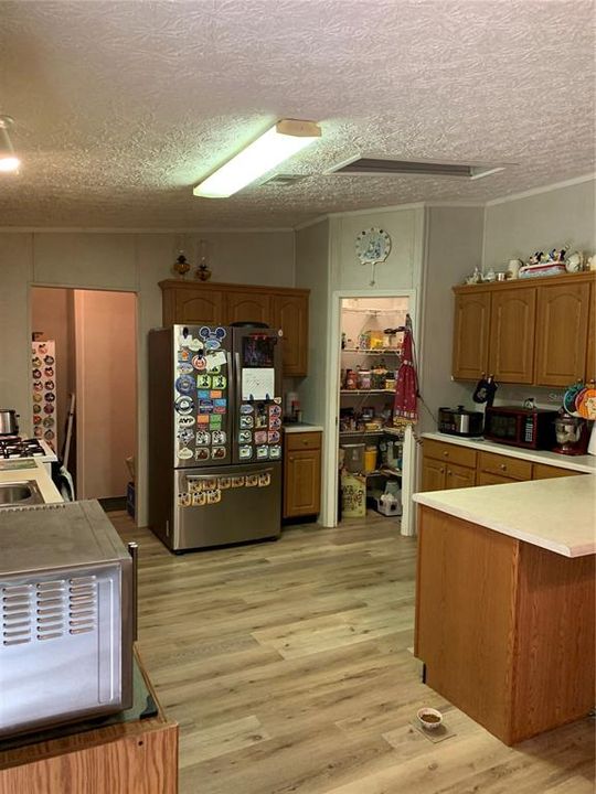 На продажу: $269,900 (4 спален, 2 ванн, 2280 Квадратных фут)