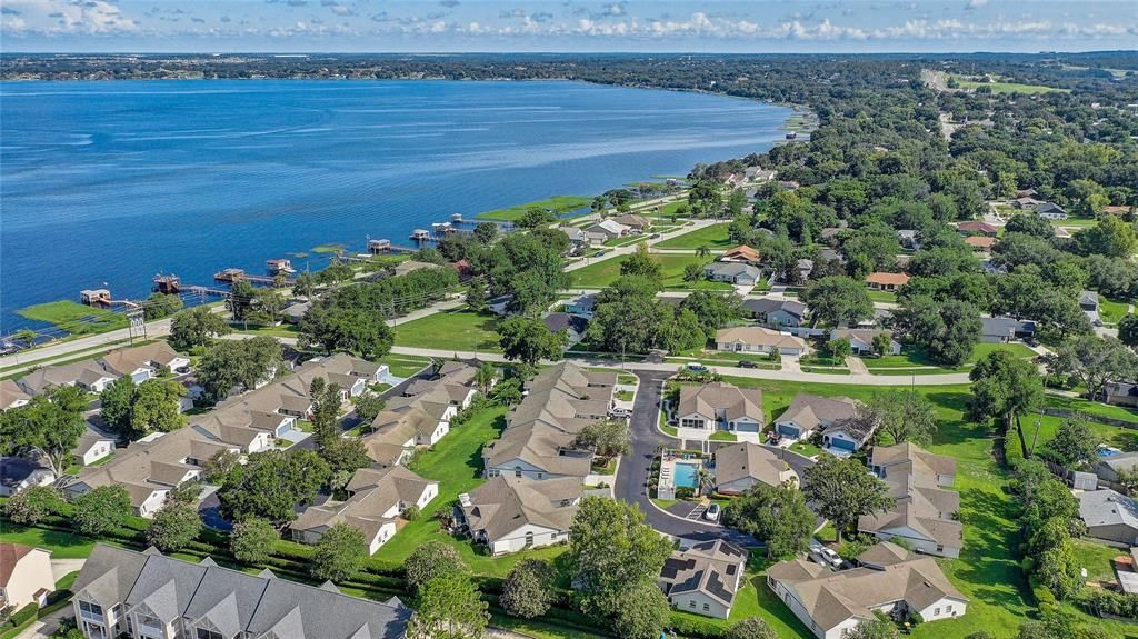 合同活跃: $329,900 (2 贝兹, 2 浴室, 1178 平方英尺)