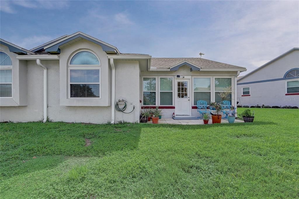 合同活跃: $329,900 (2 贝兹, 2 浴室, 1178 平方英尺)