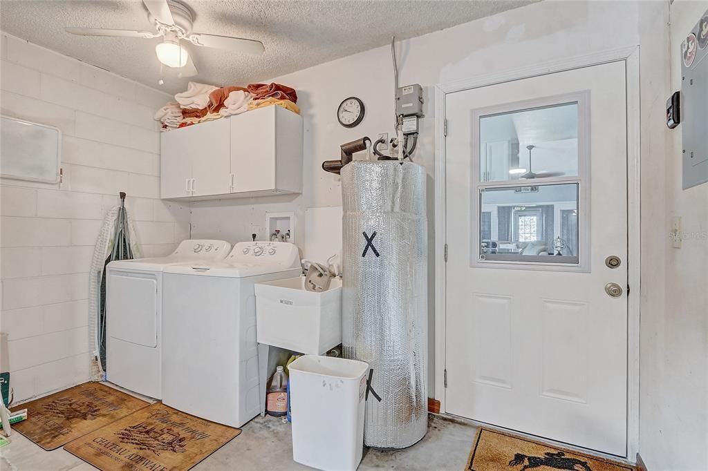 合同活跃: $329,900 (2 贝兹, 2 浴室, 1178 平方英尺)