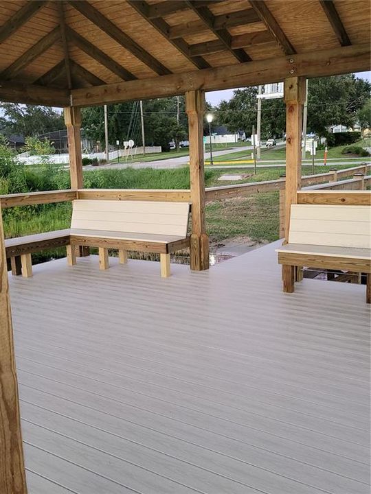 合同活跃: $329,900 (2 贝兹, 2 浴室, 1178 平方英尺)