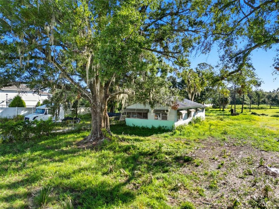 For Sale: $2,000,000 (5.00 acres)