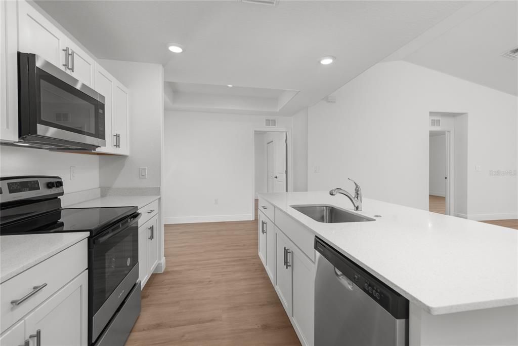 Activo con contrato: $368,900 (4 camas, 2 baños, 1868 Pies cuadrados)