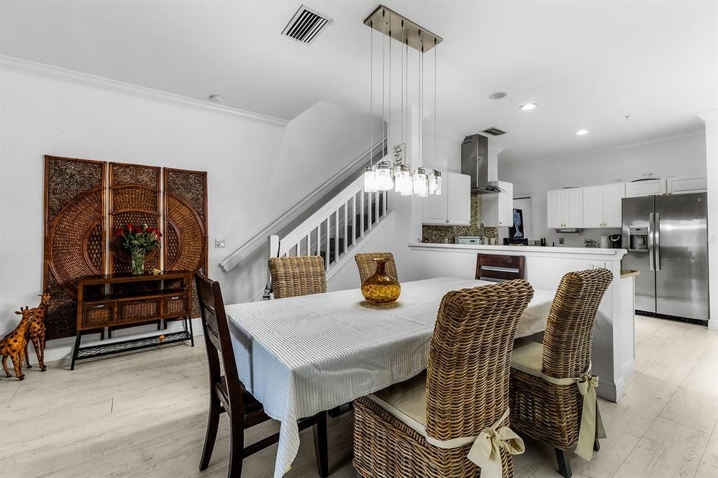 待售: $429,999 (3 贝兹, 2 浴室, 1715 平方英尺)