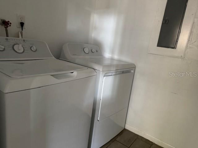 待售: $89,900 (2 贝兹, 1 浴室, 962 平方英尺)