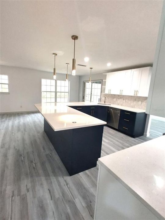 На продажу: $345,000 (3 спален, 2 ванн, 1854 Квадратных фут)