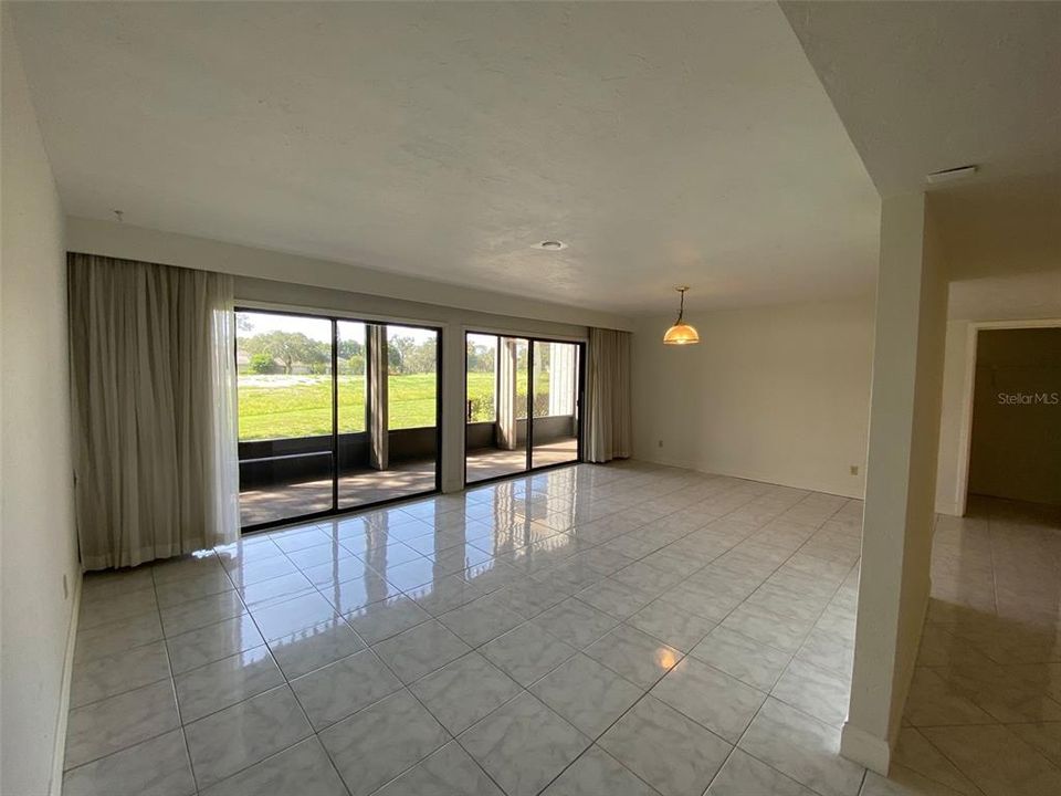 For Sale: $99,900 (2 beds, 2 baths, 1123 Square Feet)